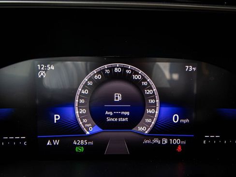 Certified 2025 Volkswagen Taos SE image 36