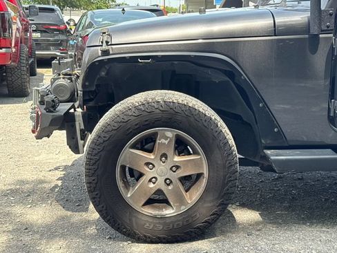 Used 2017 Jeep Wrangler Unlimited Sport w/ Connectivity Group AWD/4WD image 22