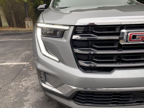 Used 2024 GMC Acadia Elevation image 14