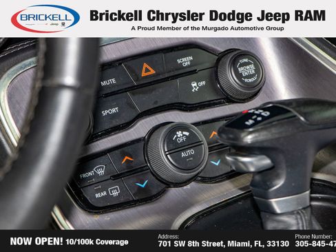 Used 2017 Dodge Challenger SXT image 19