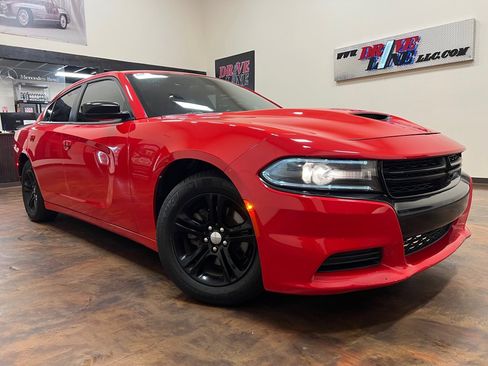 Used 2020 Dodge Charger SXT w/ Leather Interior Group RWD image 1