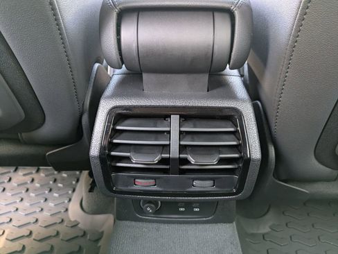 Used 2025 Audi Q3 2.0T Premium w/ Convenience Package AWD/4WD image 32