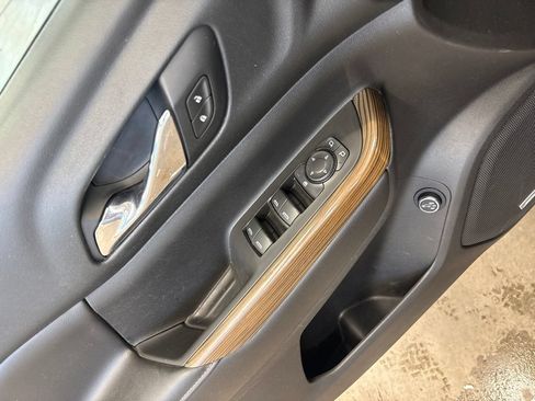 Used 2018 GMC Acadia SLE AWD/4WD image 20