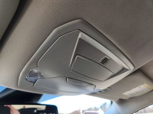 Used 2018 Ford Escape SE w/ Ford Safe & Smart Package image 17