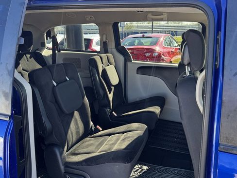 Used 2019 Dodge Grand Caravan SE w/ Mopar Premium Addition Group image 23