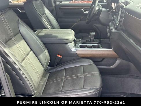 Used 2025 Chevrolet Silverado 1500 High Country AWD/4WD image 13