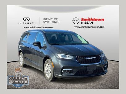 Used 2023 Chrysler Pacifica Touring-L