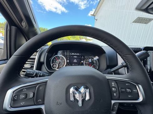 New 2026 RAM 2500 Big Horn AWD/4WD image 24