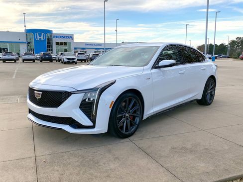 Used 2025 Cadillac CT5 V image 3