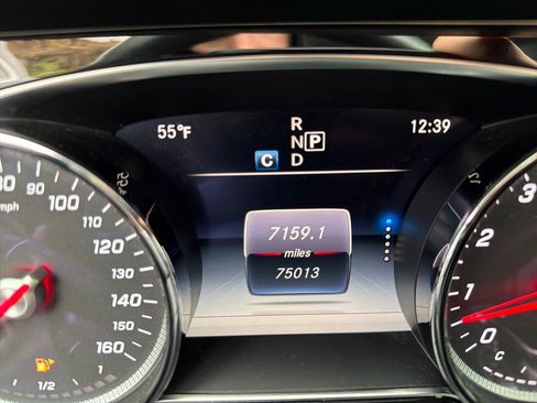 Used 2018 Mercedes-Benz E 300 4MATIC image 31