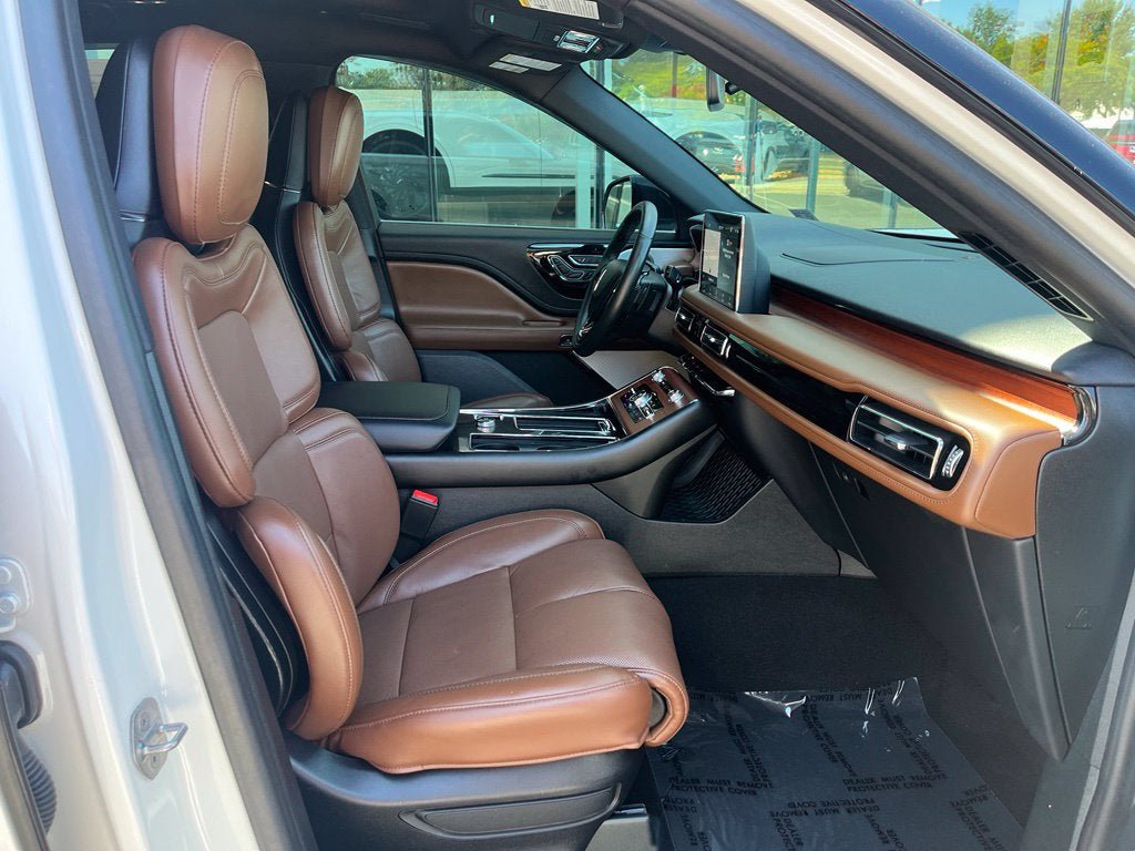 Certified 2024 Lincoln Aviator Reserve w/ Equipment Group 201A AWD/4WD image 23