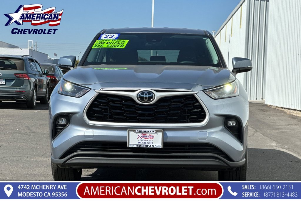 Used 2023 Toyota Highlander LE AWD/4WD image 9