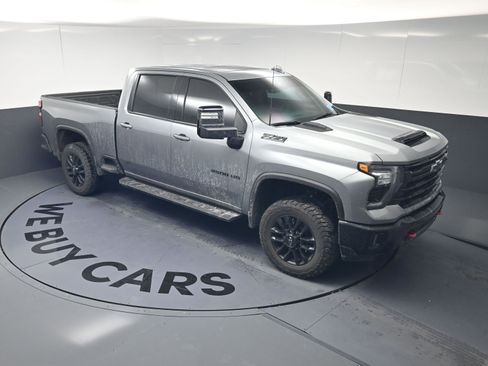 Used 2025 Chevrolet Silverado 2500 LTZ w/ LTZ Plus Package image 32