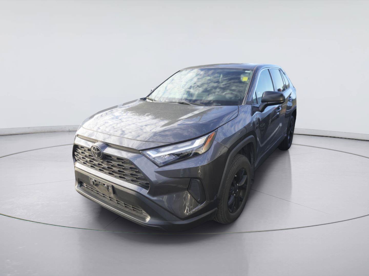 Used 2024 Toyota RAV4 LE FWD image 7