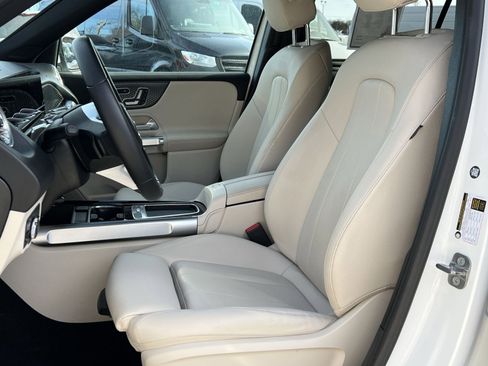 Certified 2024 Mercedes-Benz GLB 250 4MATIC image 11