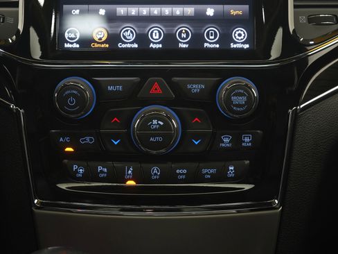 Used 2020 Jeep Grand Cherokee Overland image 15