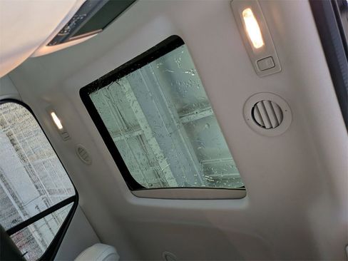 Used 2016 Ford Explorer Platinum image 21