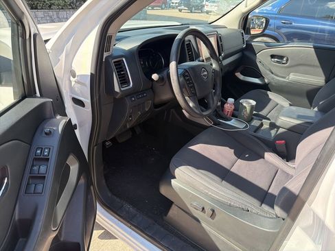 Used 2022 Nissan Frontier SV w/ Technology Package AWD/4WD image 5