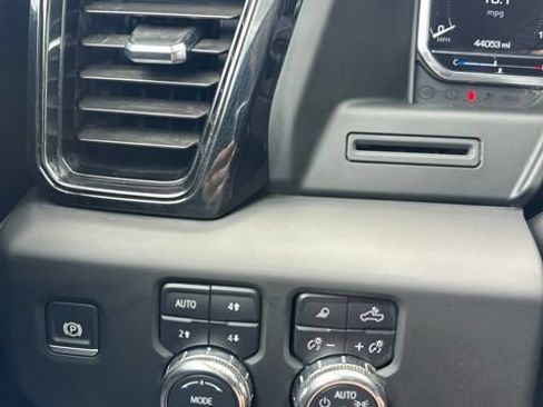 Used 2024 GMC Sierra 1500 AT4 w/ AT4 Premium Package AWD/4WD image 19