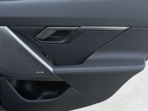 Used 2025 BMW 530i image 32