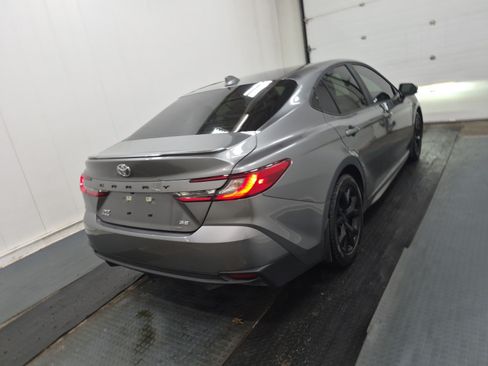 Used 2026 Toyota Camry SE AWD/4WD image 3