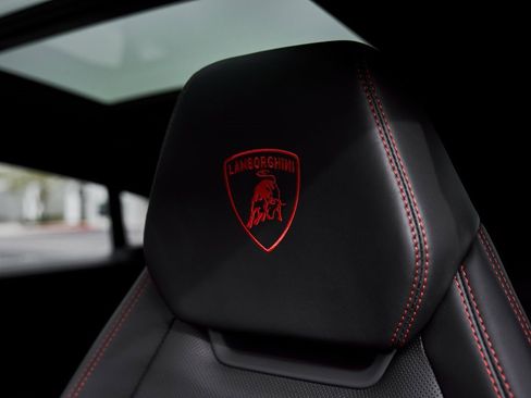 Used 2021 Lamborghini Urus image 48