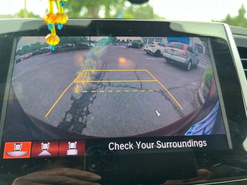 Used 2018 Honda Pilot Touring image 9