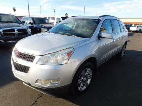 Used 2009 Chevrolet Traverse LT image 3