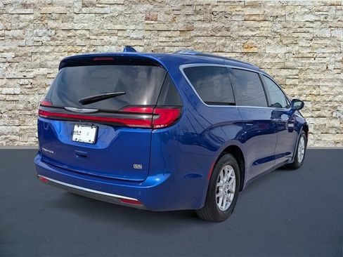 Used 2021 Chrysler Pacifica Touring-L w/ Premium & Safety Sphere Group FWD image 7