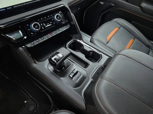 Used 2024 GMC Sierra 1500 AT4 w/ Technology Package image 20