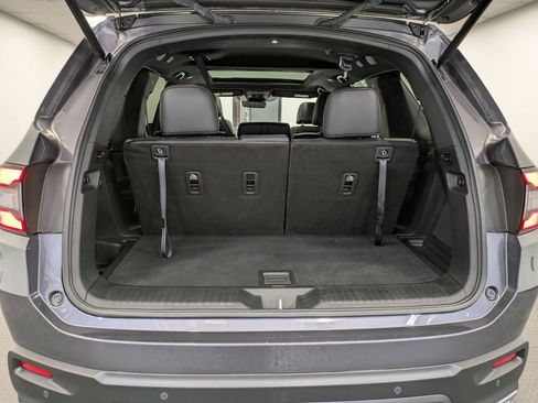 Certified 2025 Honda Pilot Black Edition image 24