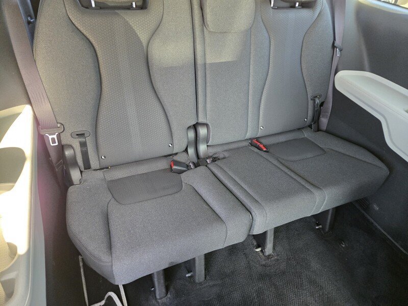 Certified 2023 Kia Carnival LX FWD image 15