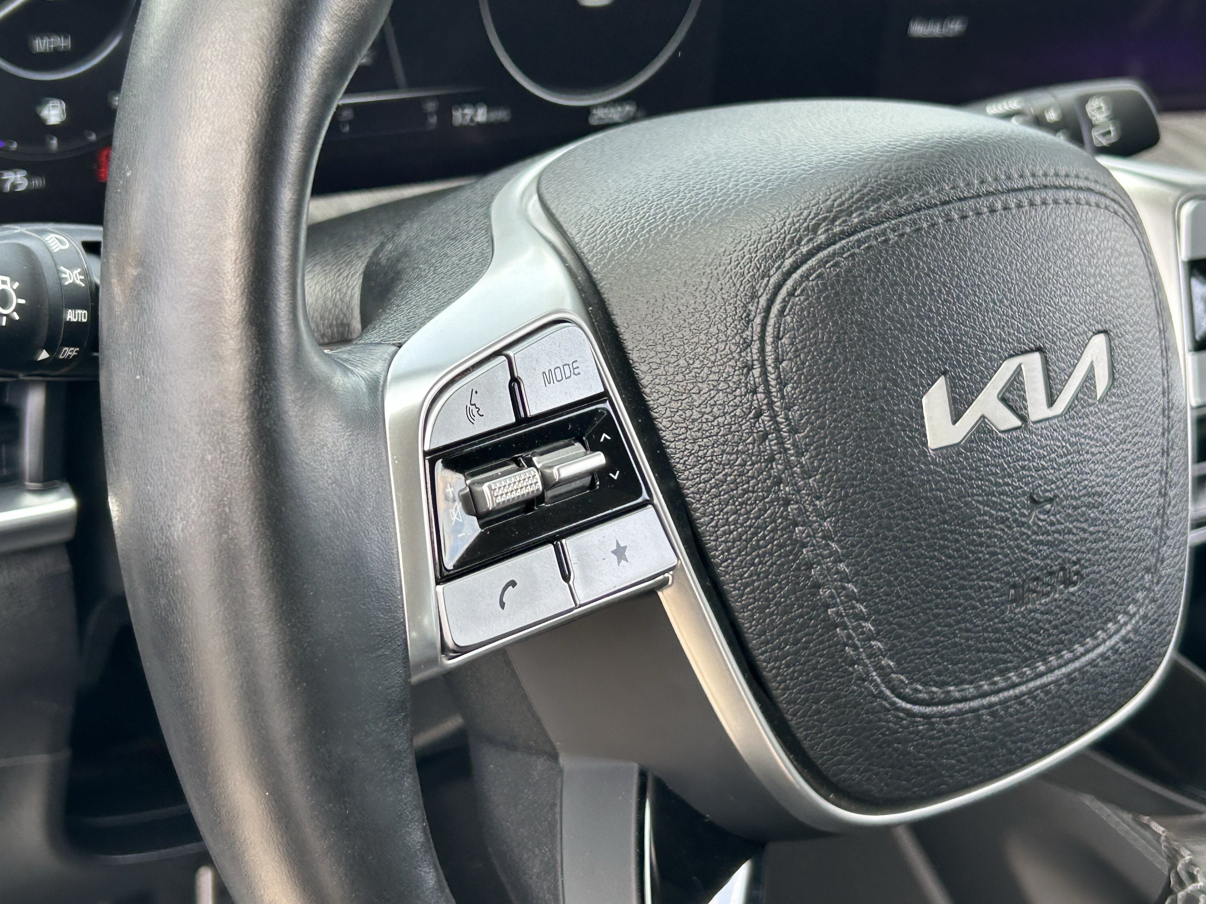 Certified 2023 Kia Telluride SX Prestige AWD/4WD image 24