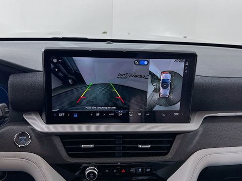 New 2026 Ford Explorer Platinum image 23