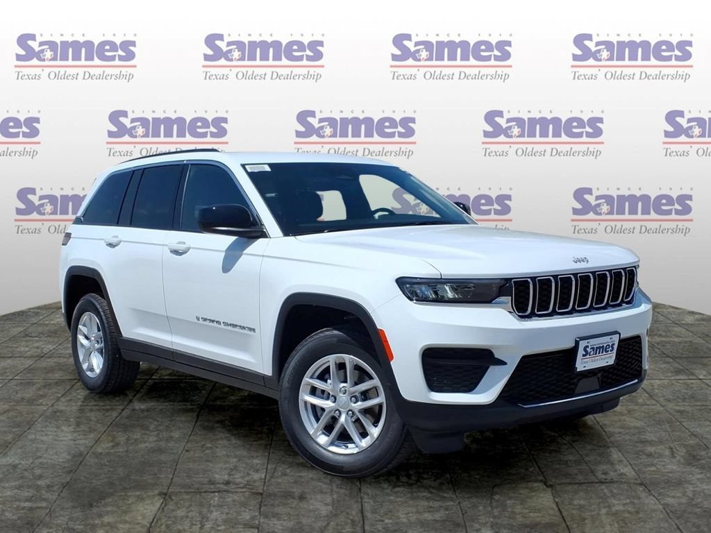 New 2026 Jeep Grand Cherokee Laredo AWD/4WD image 1
