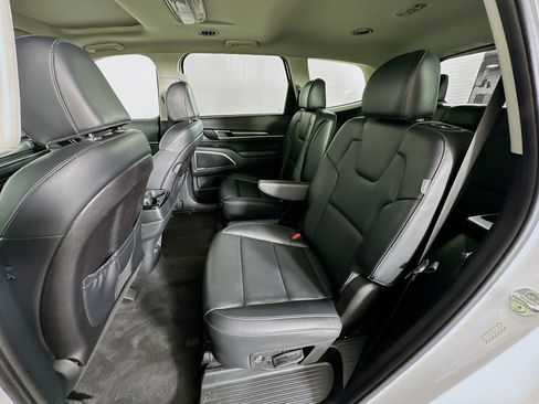 Used 2025 Kia Telluride S FWD image 29