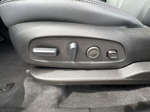 Used 2024 Buick Enclave Premium FWD image 18