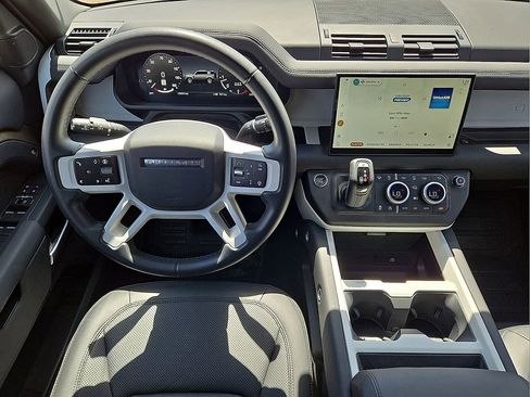 Used 2025 Land Rover Defender 110 S image 16