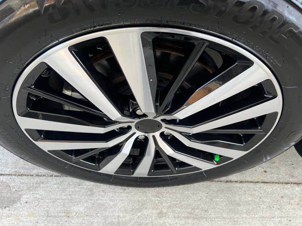 Certified 2024 Nissan Pathfinder Platinum AWD/4WD image 46