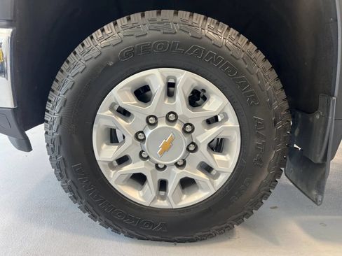 Used 2024 Chevrolet Silverado 2500 LTZ AWD/4WD image 38