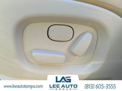 Used 2005 Jaguar XJ8 image 19