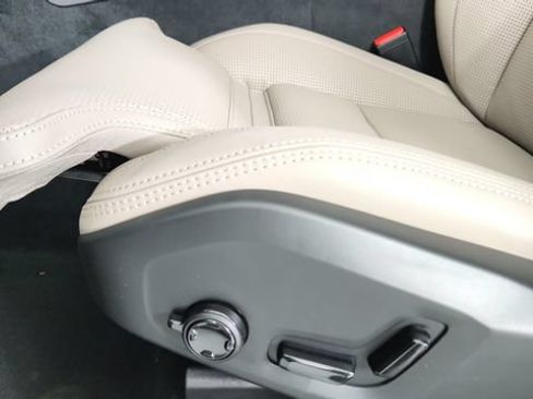 Certified 2026 Volvo XC90 B6 Ultra w/ Protection Package AWD/4WD image 14