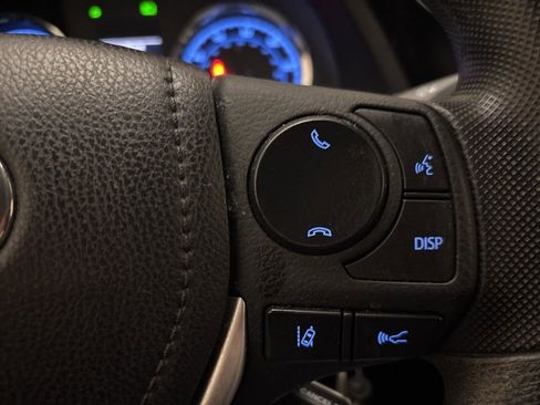 Used 2018 Toyota Corolla LE image 16