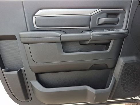 Used 2024 RAM 2500 Tradesman w/ Chrome Appearance Group image 12