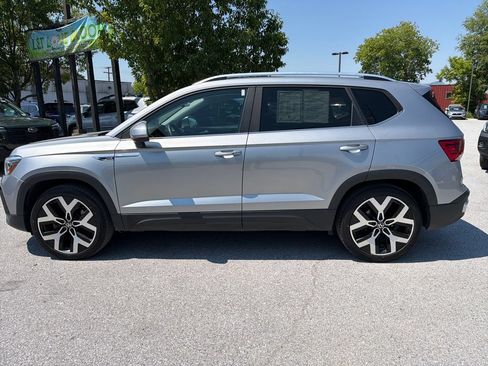Used 2023 Volkswagen Taos SEL AWD/4WD image 9