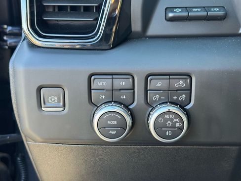 Used 2024 GMC Sierra 2500 AT4X AWD/4WD image 26