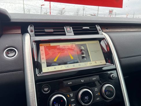 Used 2017 Land Rover Discovery HSE image 25