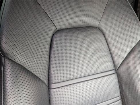 Used 2021 Porsche Cayenne Turbo image 20