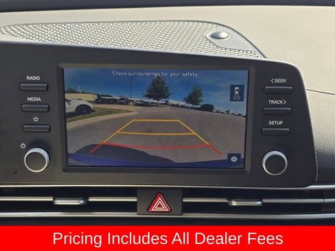 Used 2022 Hyundai Elantra SEL FWD image 8