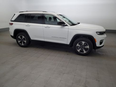 Used 2023 Jeep Grand Cherokee 4WD 4xe image 11